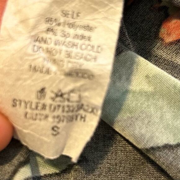 White Birch Dress Womens Size S Black Floral Silky Stretchy Feminine Colorful - Picture 10 of 10